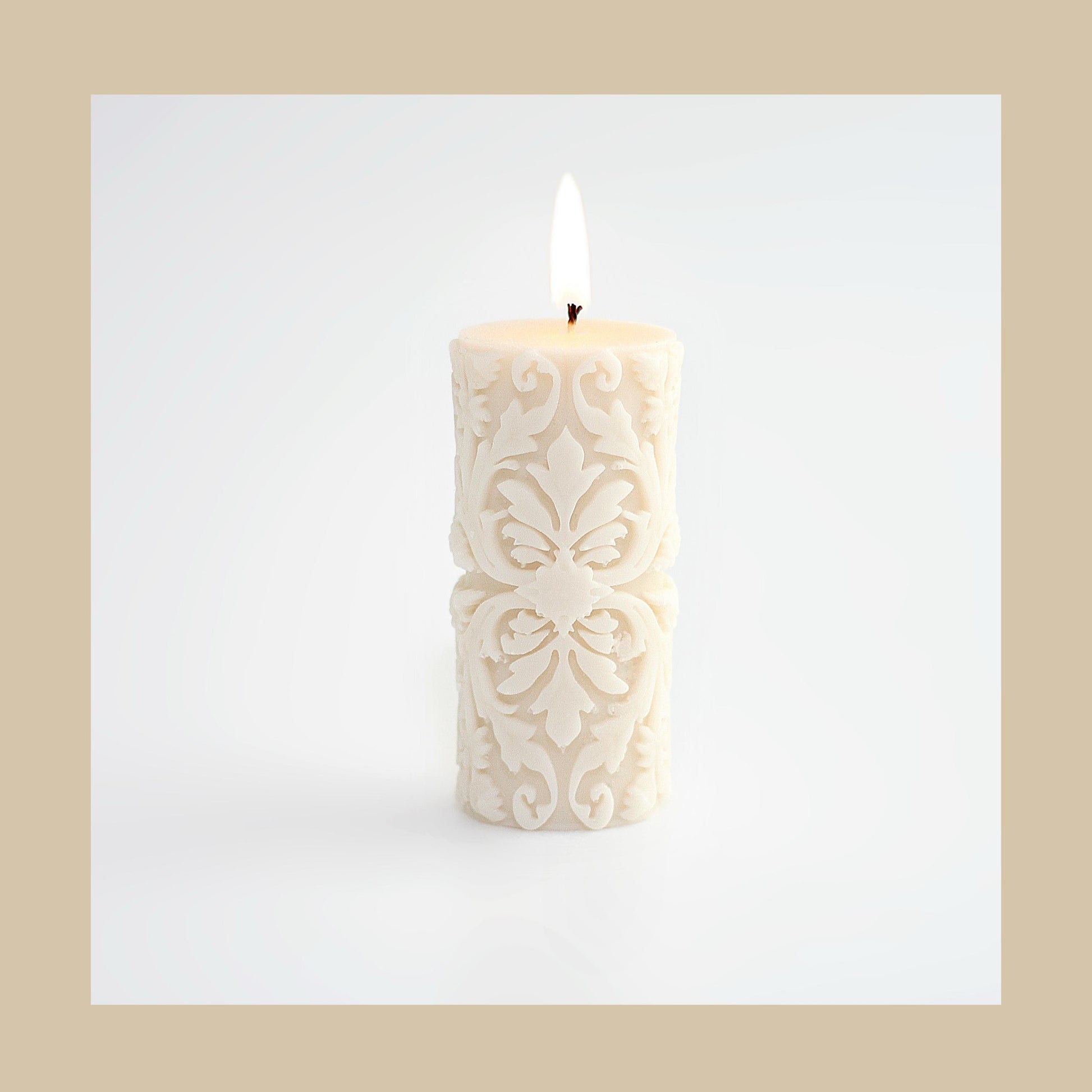 Kandelberg „Baroque Flamme“ – Ornamentale Duftkerze im Barockstil