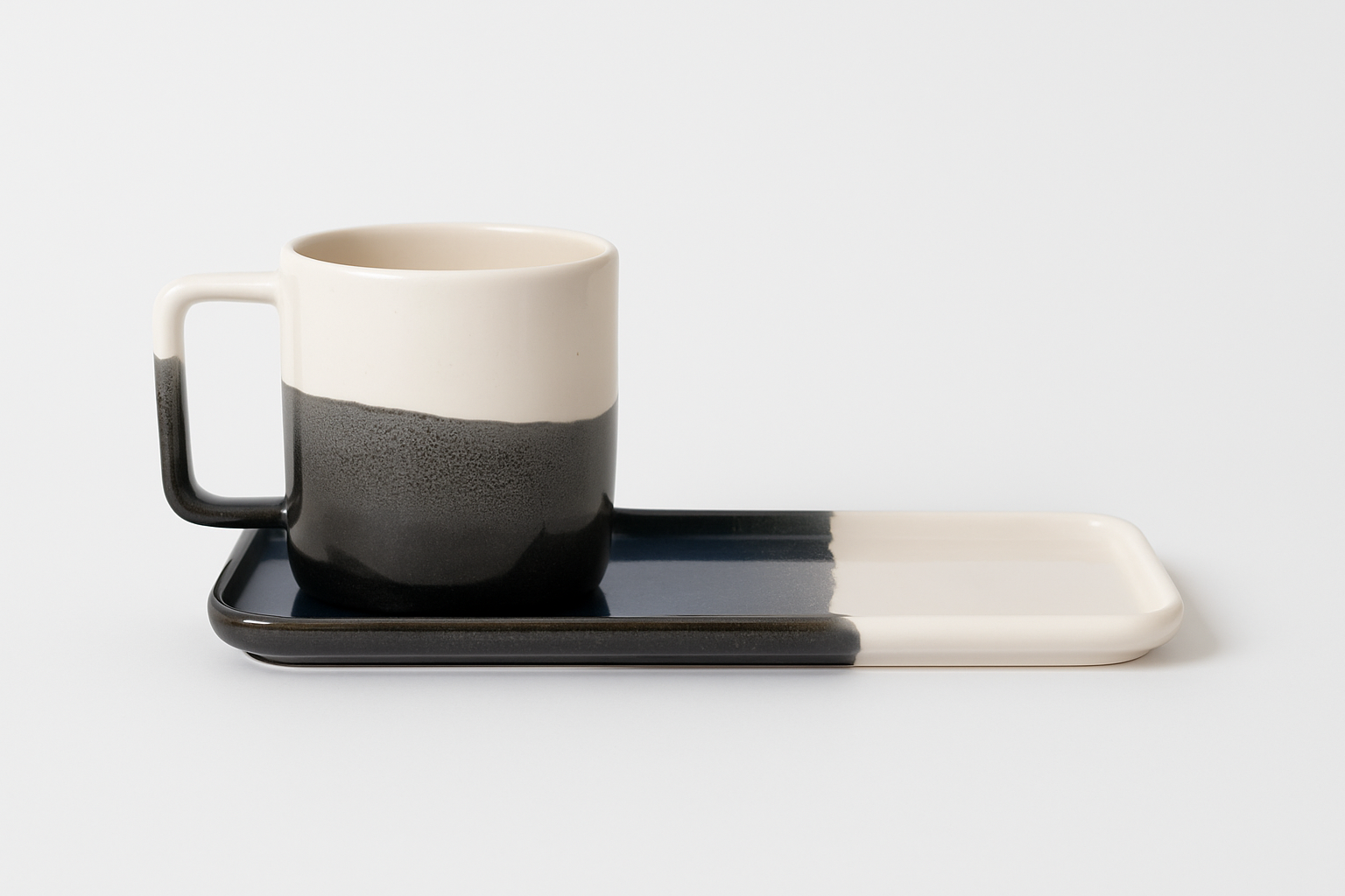 Aschenberg Tassen-Set „Mono“ – Becher mit passendem Keramikteller