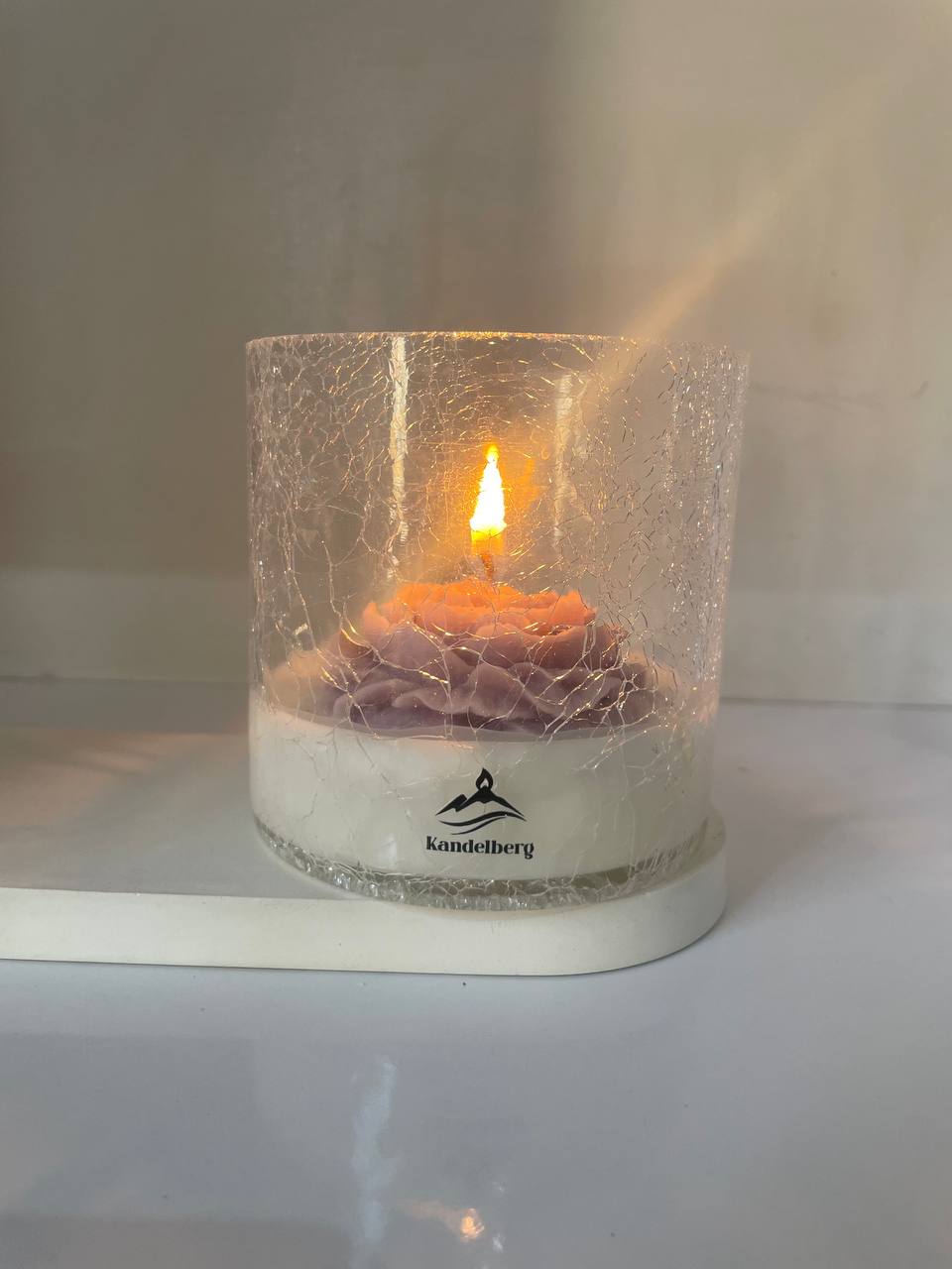 Kandelberg Duftkerze im Crackle-Glas mit Rosenblume