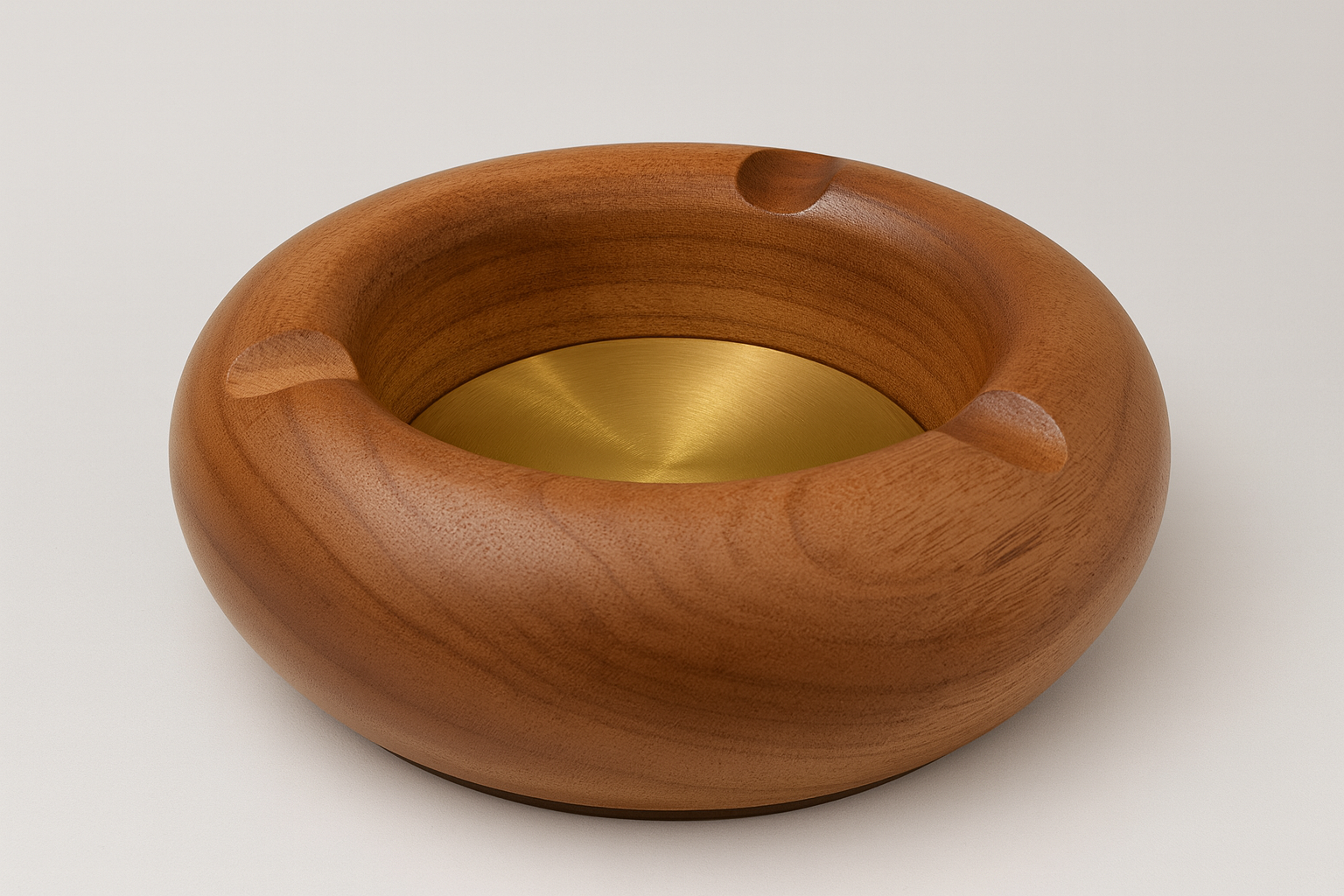Woodenberg Varo – Aschenbecher aus Walnussholz mit Metalleinsatz