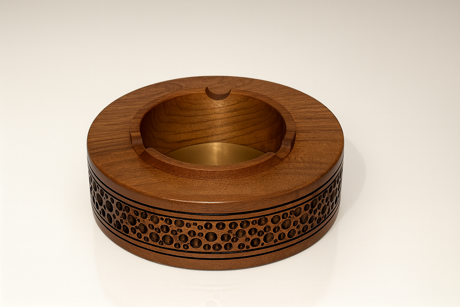 Woodenberg Aschenbecher „Gravura“ – rund mit Messingeinsatz