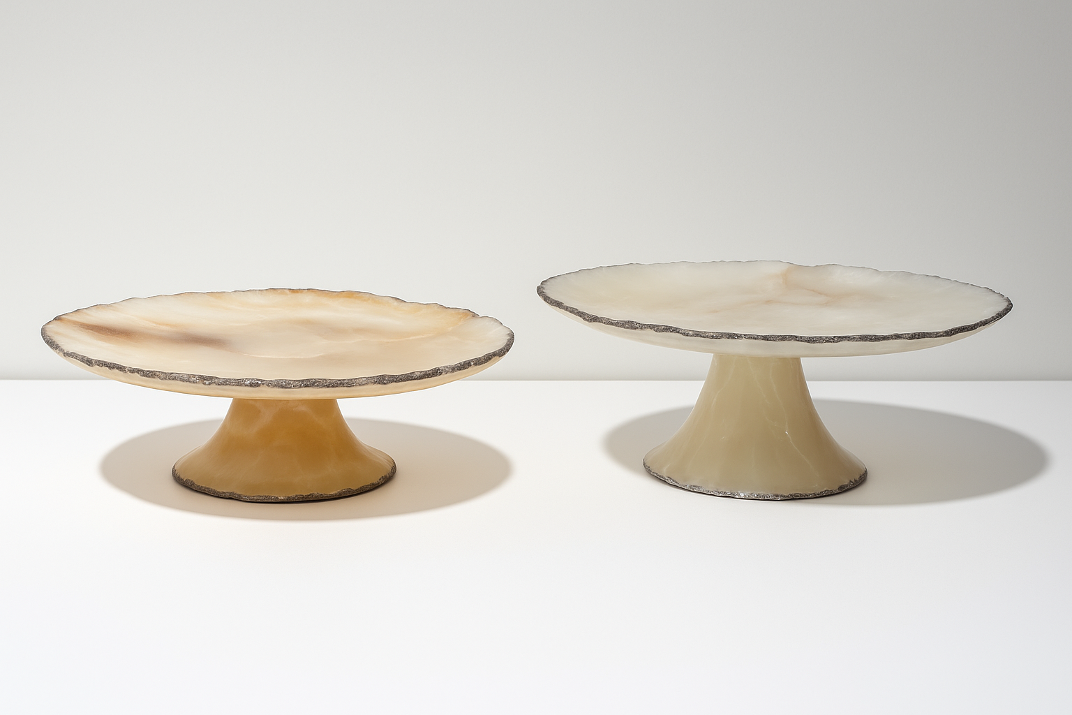 Aschenberg Marmor-Etagere „Savanne“ – Handgefertigte Tortenplatte aus Naturstein