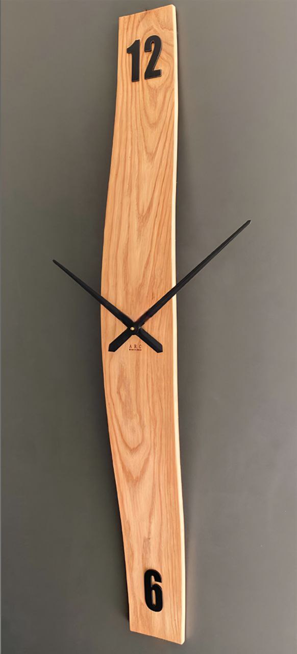 Arc Wanduhr 127 cm – Black Carbon & Eiche | Minimalistische Bogen-Wanduhr aus Holz & Metall von RH Clocks