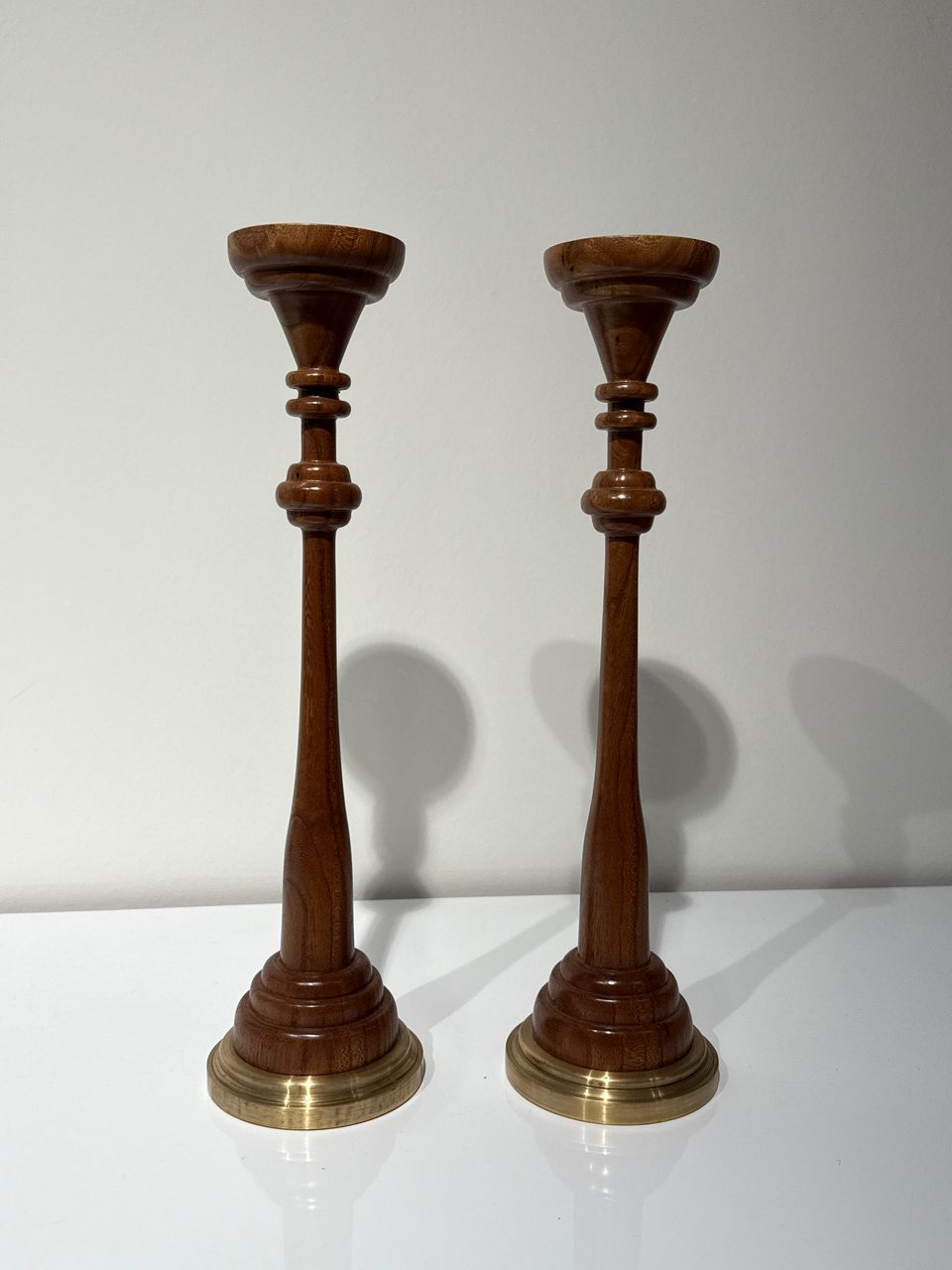 Woodenberg Kerzenhalter „Miran“ mit Messingfuß (2er-Set)