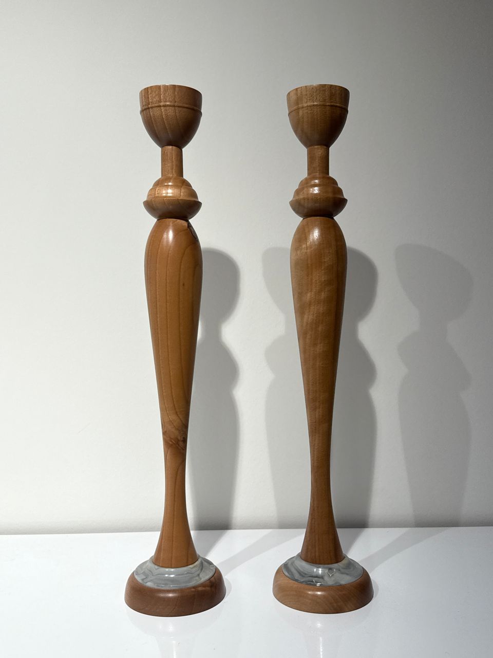 Woodenberg Kerzenhalter „Solin“ aus Kirschholz & Steinsockel (2er-Set)
