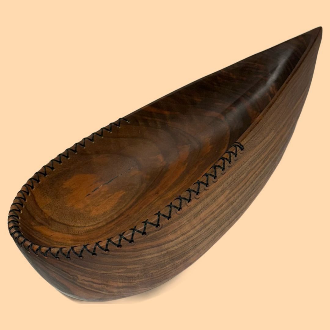 Woodenberg Holzschale „Navara“ – Handgefertigte Bootsschale mit Ziernaht