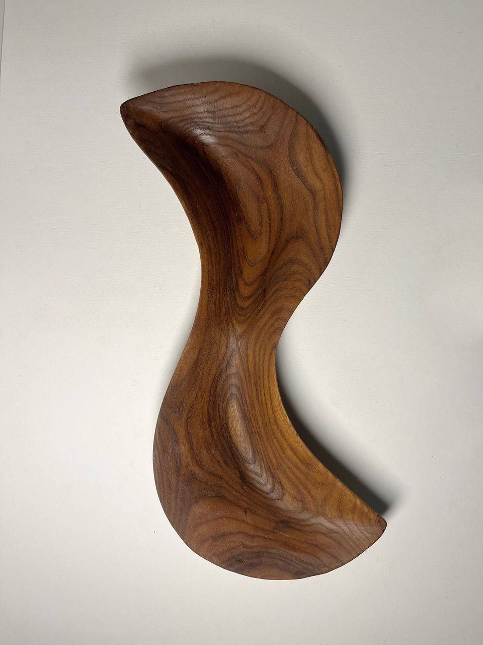 Woodenberg Holzschale „Curva“ – Handgefertigtes Designstück in organischer Form